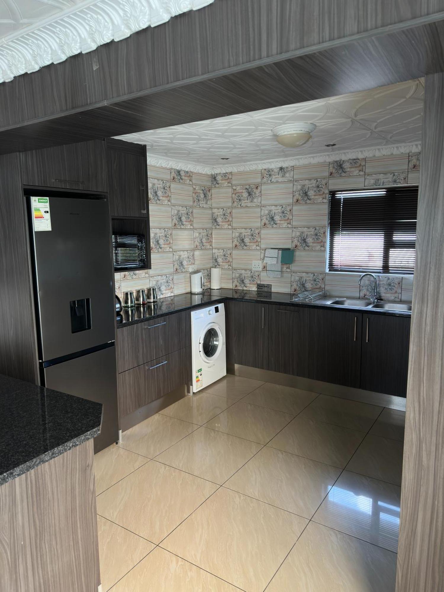 Luxurious 4 Bedroom Family
